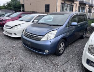 トヨタ　アイシス　廃車